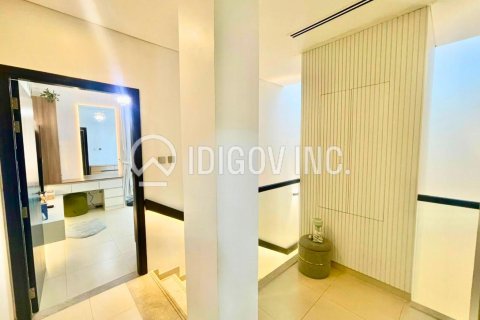 Villa in Al Barsha, Dubai 3 bedrooms, 228 sq.m. № 38578 - photo 6