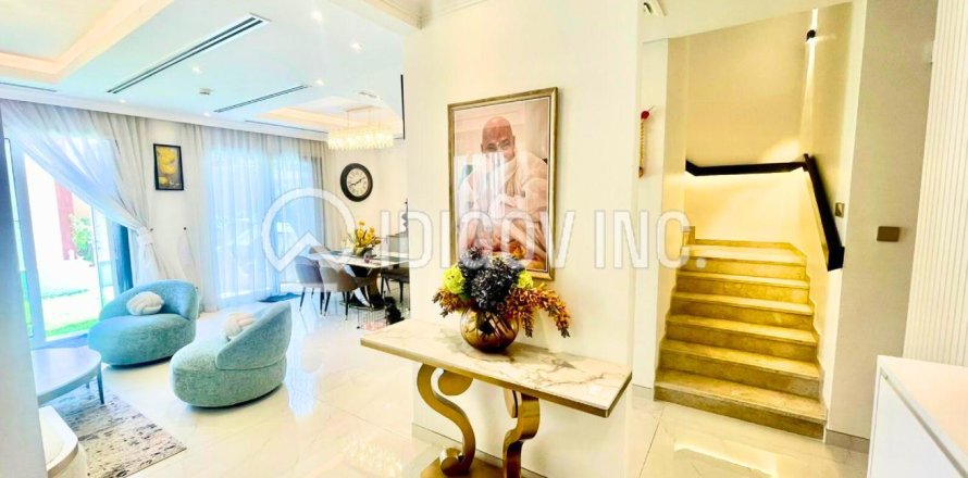 Villa in Al Barsha, Dubai 3 bedrooms, 228 sq.m. № 38578