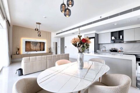 Apartment in SUNRISE BAY in Dubai 3 bedrooms, 143 sq.m. № 31119 - photo 1