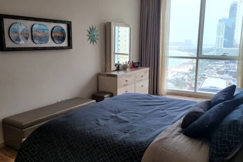Appartement à Jumeirah Beach Residence, Dubai, 2 chambres, 157 m², № 31072 - photo 1