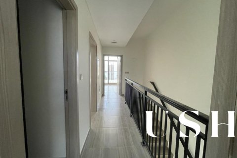 Adosado en DAMAC Hills (Akoya by DAMAC), Dubai, 3 dormitorios, 150 m², № 42402 - foto 4