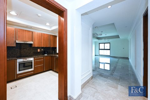 Apartment in The Fairmont Palm Residences, Palm Jumeirah, Dubai 1 bedroom, 122 sq.m. № 103356 - photo 14