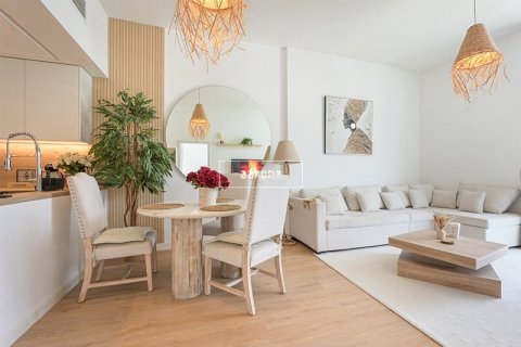 Apartamento en Dubai, 1 dormitorio, 76.7 m², № 42516 - foto 2