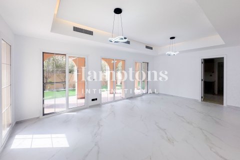 Снять в аренду виллу в Arabian Ranches 2, Дубай: 4 спальни, 301.00572000м², № 67732 - фото 10