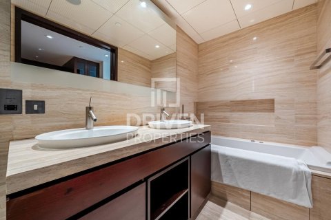 Apartment in Downtown Dubai (Downtown Burj Dubai), Dubai 3 bedrooms, 216.74 sq.m. № 138291 - photo 19