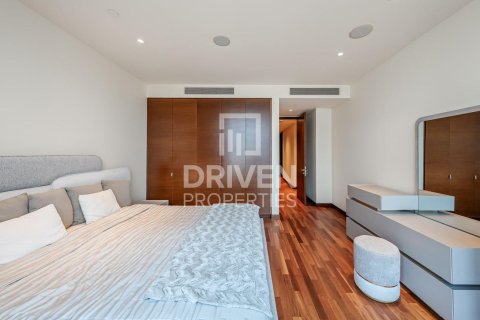 Apartment in Downtown Dubai (Downtown Burj Dubai), Dubai 3 bedrooms, 216.74 sq.m. № 138291 - photo 15