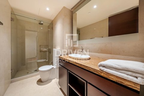Apartment in Downtown Dubai (Downtown Burj Dubai), Dubai 3 bedrooms, 216.74 sq.m. № 138291 - photo 18