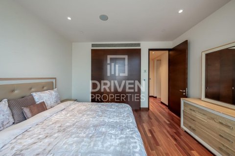 Apartment in Downtown Dubai (Downtown Burj Dubai), Dubai 3 bedrooms, 216.74 sq.m. № 138291 - photo 12
