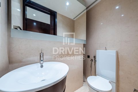Apartment in Downtown Dubai (Downtown Burj Dubai), Dubai 3 bedrooms, 216.74 sq.m. № 138291 - photo 17