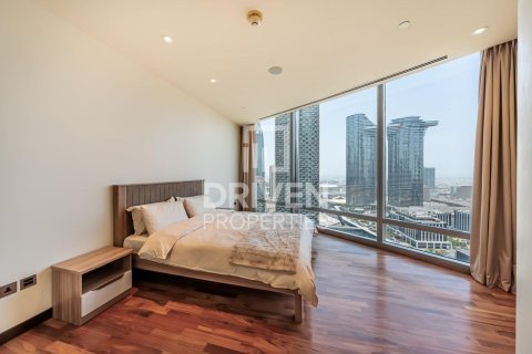 Apartment in Downtown Dubai (Downtown Burj Dubai), Dubai 3 bedrooms, 216.74 sq.m. № 138291 - photo 14