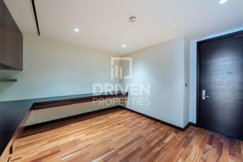 Apartment in Downtown Dubai (Downtown Burj Dubai), Dubai 3 bedrooms, 216.74 sq.m. № 138291 - photo 16