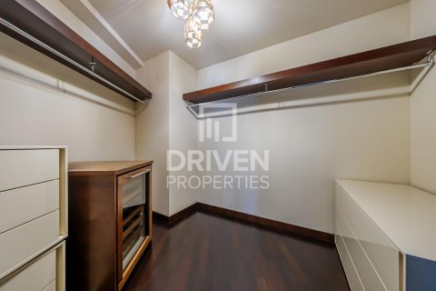 Apartment in Downtown Dubai (Downtown Burj Dubai), Dubai 2 bedrooms, 152.27 sq.m. № 138290 - photo 11