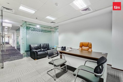 Купить коммерческую недвижимость в Дубае: 1128.4м², № 13178 - фото 13