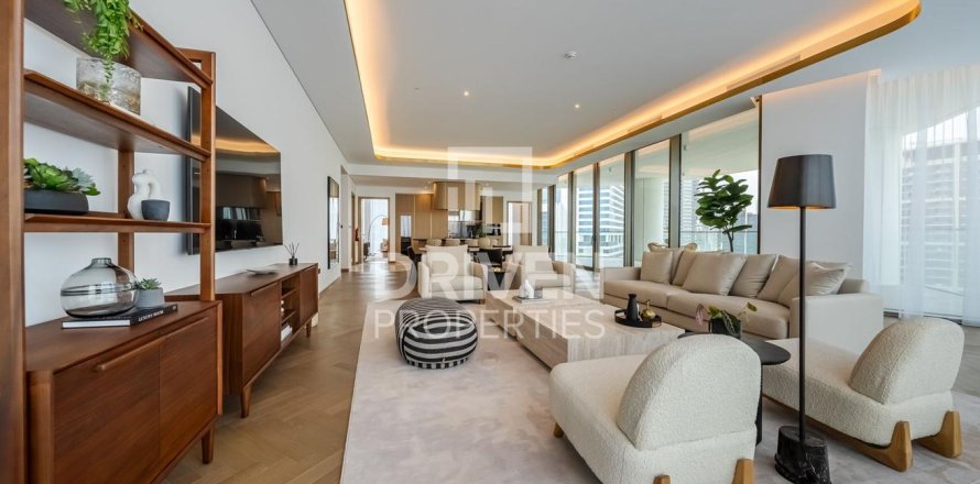Appartement à Business Bay, Dubai, 4 chambres, 402.55 m², № 127998