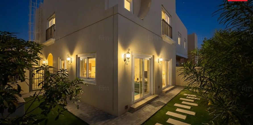 Townhouse in Dubai 4 bedrooms, 205.6 sq.m. № 92070