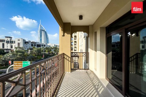 Appartement à Umm Suqeim, Dubai, 3 chambres, 175.3 m², № 92068