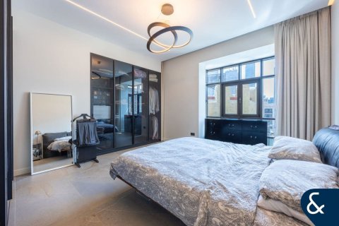 Apartment in Downtown Dubai (Downtown Burj Dubai), Dubai 2 bedrooms, 161 sq.m. № 76051 - photo 2