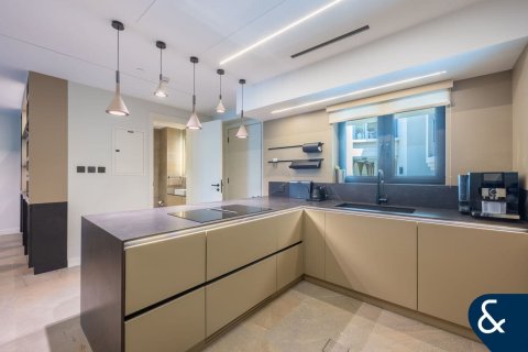 Apartment in Downtown Dubai (Downtown Burj Dubai), Dubai 2 bedrooms, 161 sq.m. № 76051 - photo 14