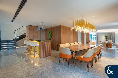 Apartment in Bahar, Jumeirah Beach Residence, Dubai 4 bedrooms, 595 sq.m. № 76050 - photo 1