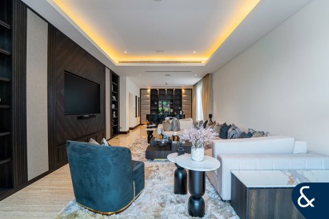 Villa in Jumeirah Golf Estates, Dubai 5 bedrooms, 574 sq.m. № 76043 - photo 10