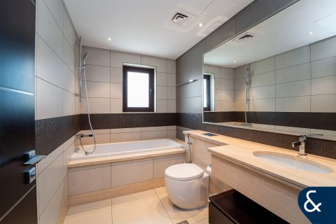 Villa in Jumeirah Golf Estates, Dubai 5 bedrooms, 574 sq.m. № 76043 - photo 20