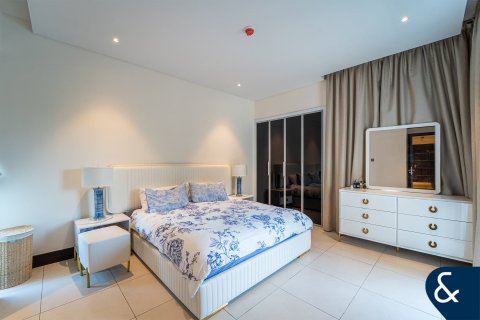 Villa in Jumeirah Golf Estates, Dubai 5 bedrooms, 574 sq.m. № 76043 - photo 18