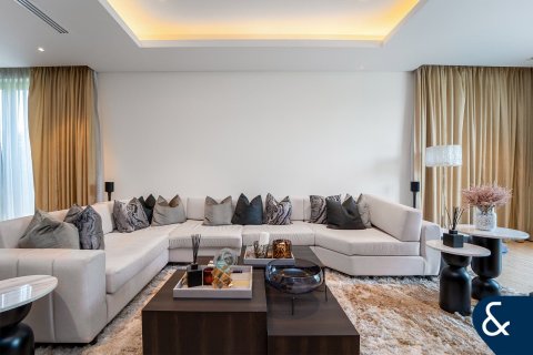 Villa in Jumeirah Golf Estates, Dubai 5 bedrooms, 574 sq.m. № 76043 - photo 9