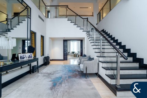 Villa in Jumeirah Golf Estates, Dubai 5 bedrooms, 574 sq.m. № 76043 - photo 5