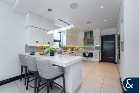 Villa in Jumeirah Golf Estates, Dubai 5 bedrooms, 574 sq.m. № 76043 - photo 13