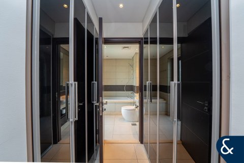 Villa in Jumeirah Golf Estates, Dubai 5 bedrooms, 574 sq.m. № 76043 - photo 19