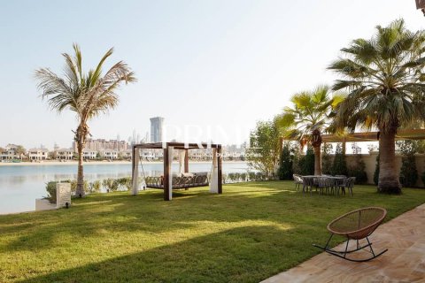 Villa in Palm Jumeirah, Dubai 6 bedrooms, 1366 sq.m. № 21694 - photo 15
