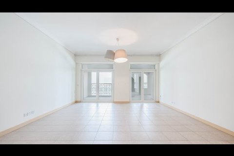 Снять в аренду квартиру в Пальме Джумейре, Дубай: 2 спальни, 186м², № 21693 - фото 17
