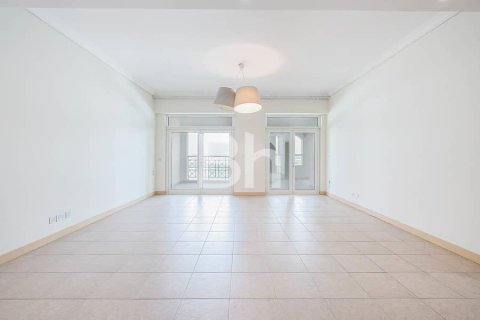 Снять в аренду квартиру в Пальме Джумейре, Дубай: 2 спальни, 186м², № 21693 - фото 2