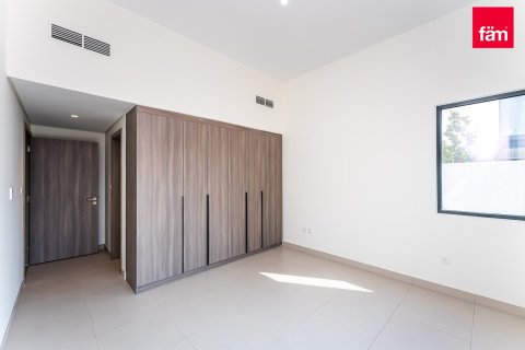 Villa in Al Furjan, Dubai 4 bedrooms, 518.8 sq.m. № 40726 - photo 9