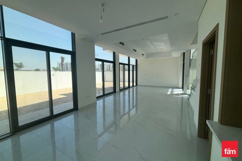 Villa in Al Furjan, Dubai 4 bedrooms, 518.8 sq.m. № 40726 - photo 2