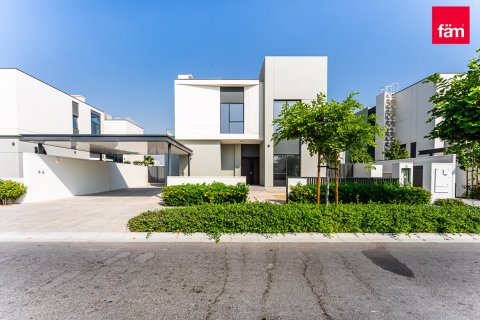 Villa in Al Furjan, Dubai 4 bedrooms, 518.8 sq.m. № 40726 - photo 1
