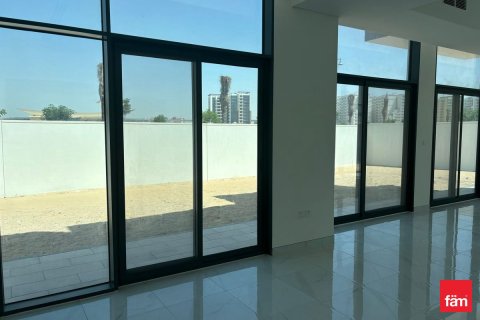 Villa in Al Furjan, Dubai 4 bedrooms, 518.8 sq.m. № 40726 - photo 6