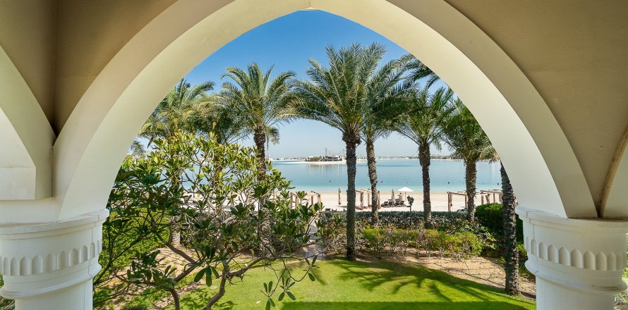 Villa en Palm Jumeirah, Dubai, 5 dormitorios, 412.7 m², № 7291
