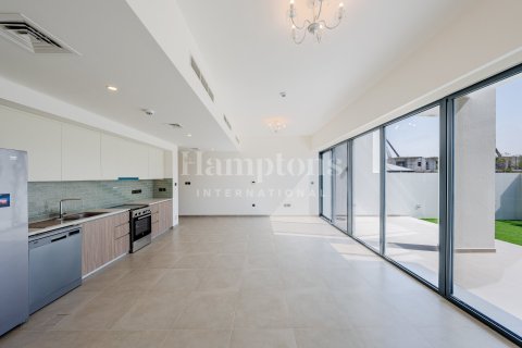 Townhouse in Sweden, The World Islands, Dubai 3 bedrooms, 177.43915582 sq.m. № 110250 - photo 20