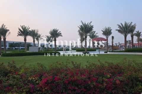 Townhouse in Sweden, The World Islands, Dubai 3 bedrooms, 177.43915582 sq.m. № 110250 - photo 13