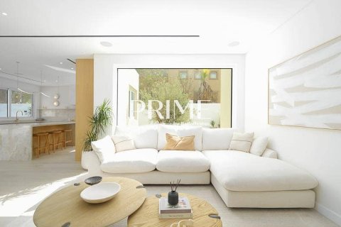 Villa en Arabian Ranches, Dubai, 5 dormitorios, 395 m², № 24346 - foto 15