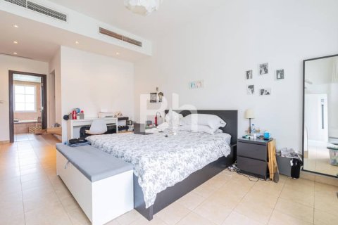 Villa in Jumeirah Village Triangle, Dubai 5 bedrooms, 358 sq.m. № 24345 - photo 5