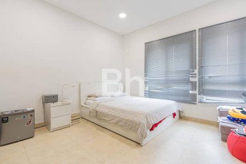 Villa in Jumeirah Village Triangle, Dubai 5 bedrooms, 358 sq.m. № 24345 - photo 17