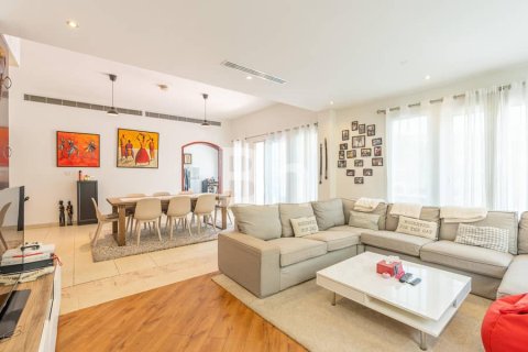 Villa in Jumeirah Village Triangle, Dubai 5 bedrooms, 358 sq.m. № 24345 - photo 15
