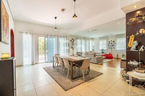 Villa in Jumeirah Village Triangle, Dubai 5 bedrooms, 358 sq.m. № 24345 - photo 13