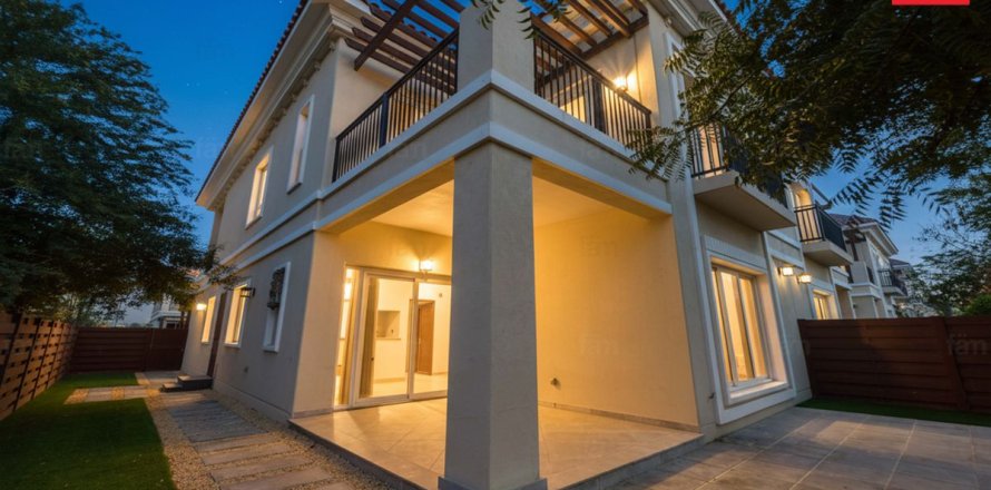 Вилла в Дубае, 4 спальни, 391м², № 89627