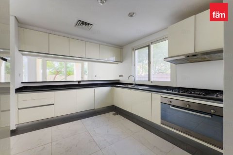 Купить виллу в Дубае: 4 спальни, 391м², № 89627 - фото 24