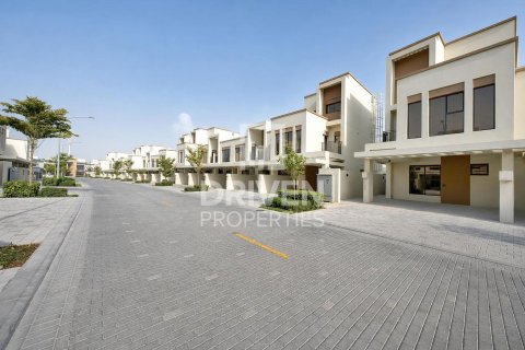 Townhouse in Damac Lagoons, Dubai 5 bedrooms, 197.98 sq.m. № 137018