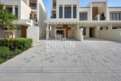 Townhouse in Damac Lagoons, Dubai 5 bedrooms, 197.98 sq.m. № 137018 - photo 2