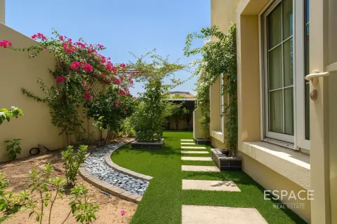 Villa in The Springs, Dubai 2 bedrooms, 167 sq.m. № 61523 - photo 8